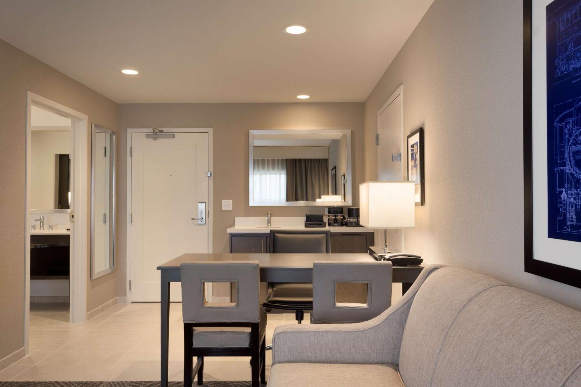Embassy Suites By Hilton Kansas City Olathe Dış mekan fotoğraf