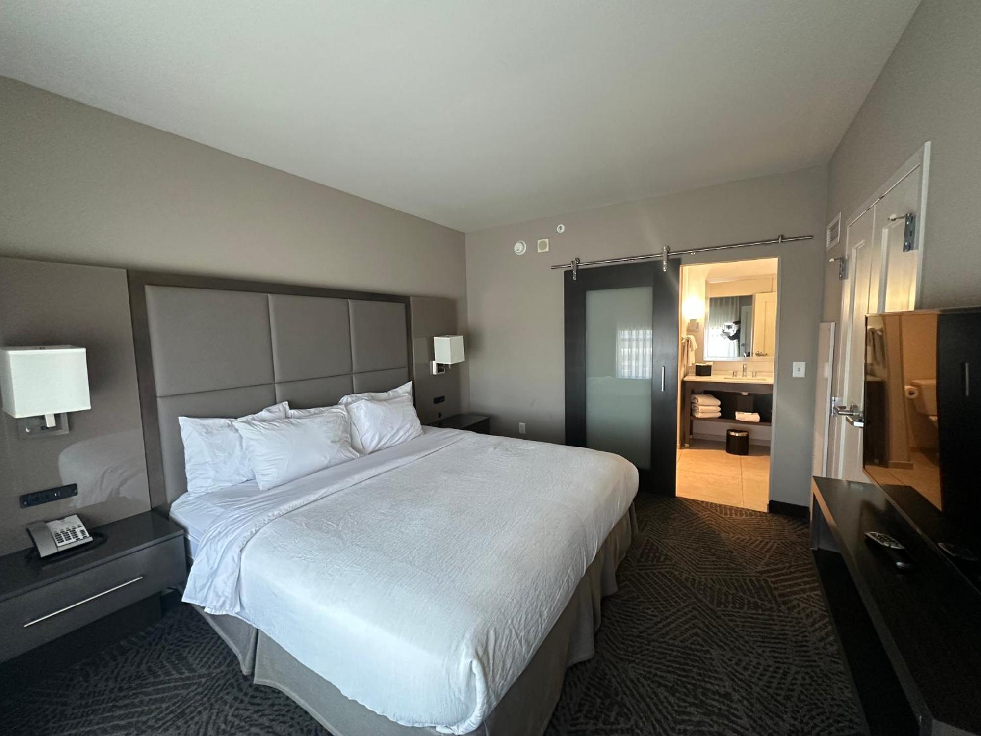 Embassy Suites By Hilton Kansas City Olathe Dış mekan fotoğraf
