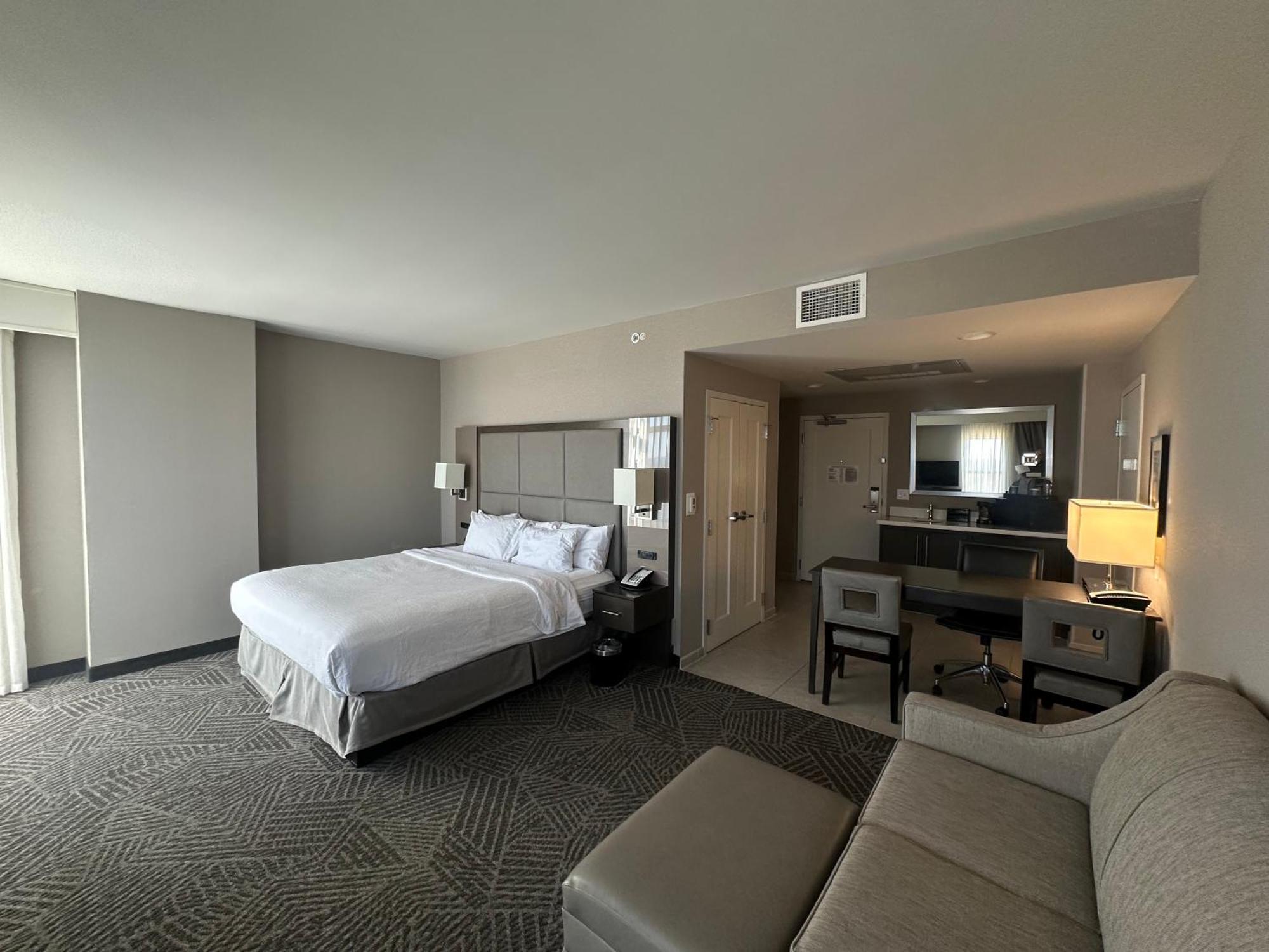 Embassy Suites By Hilton Kansas City Olathe Dış mekan fotoğraf